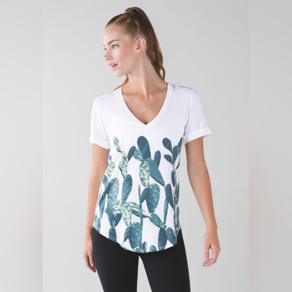 Lululemon Athletica Love Tee II Cactus V-Neck Tee